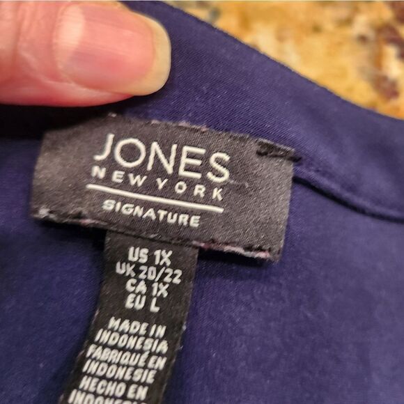 Navy Blue Tunic with Embellished Neckline - Picture 4 of 4